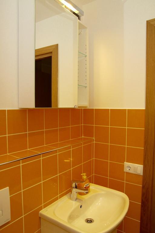 Apartamenti Los Bomberos Jurmala Room photo
